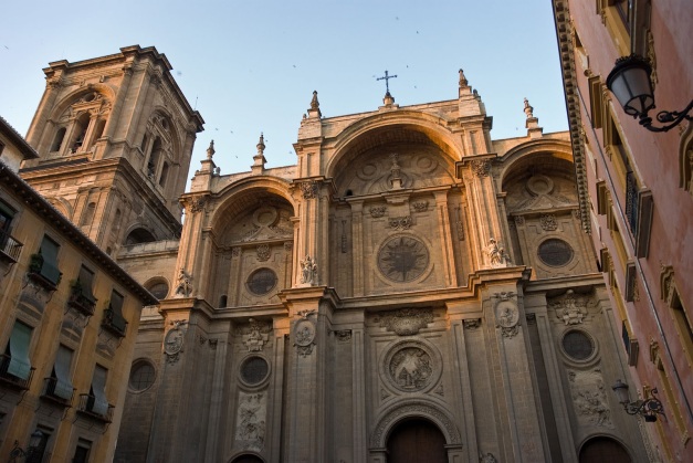 Granada_cathedral_-_south_portal.jpg